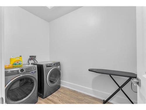 1030 Hansler Road, Welland, ON - Indoor Photo Showing Laundry Room