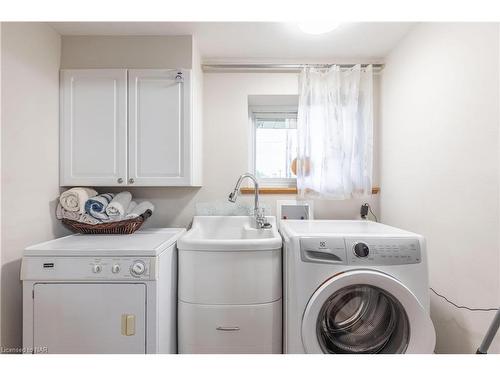 8115 Beaverdams Road, Niagara Falls, ON - Indoor Photo Showing Laundry Room