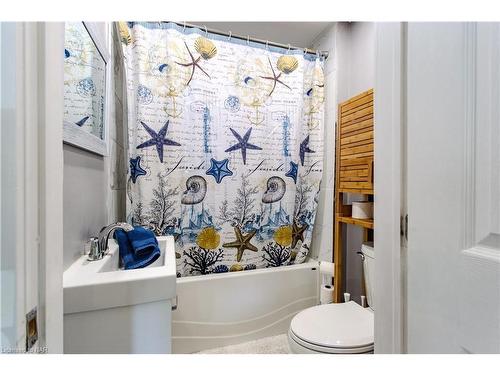 3732 Concord Avenue Avenue, Crystal Beach, ON - Indoor Photo Showing Bathroom