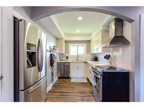 3732 Concord Avenue Avenue, Crystal Beach, ON - Indoor Photo Showing Kitchen With Stainless Steel Kitchen