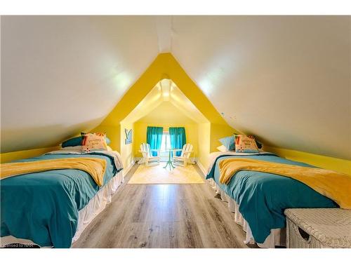 3732 Concord Avenue Avenue, Crystal Beach, ON - Indoor Photo Showing Bedroom