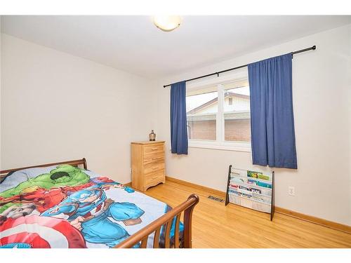 127 Windsor Street, Welland, ON - Indoor Photo Showing Bedroom