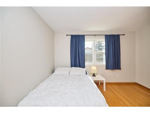 127 Windsor Street, Welland, ON - Indoor Photo Showing Bedroom