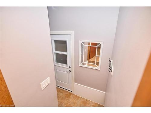 127 Windsor Street, Welland, ON - Indoor Photo Showing Other Room