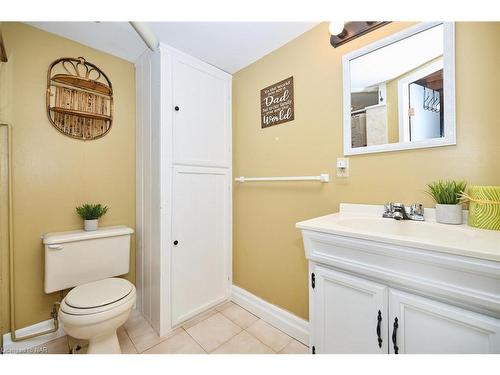 127 Windsor Street, Welland, ON - Indoor Photo Showing Bathroom