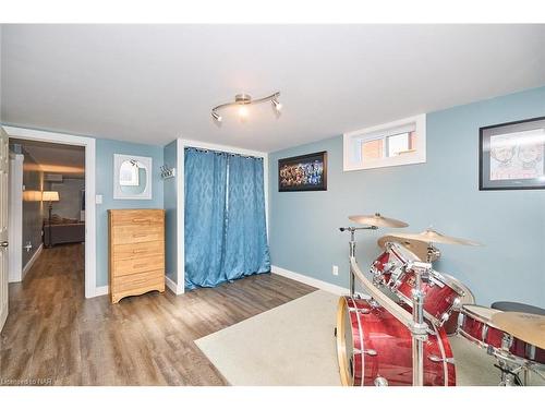 127 Windsor Street, Welland, ON - Indoor Photo Showing Bedroom