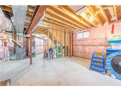 10 Bergenstein Crescent, Fonthill, ON - Indoor Photo Showing Basement