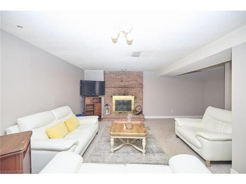 118 Rockwood Avenue, St. Catharines, ON - Indoor Photo Showing Living Room With Fireplace