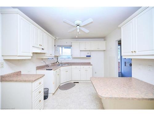 4491 Elmwood Avenue, Niagara Falls, ON - Indoor Photo Showing Kitchen With Double Sink