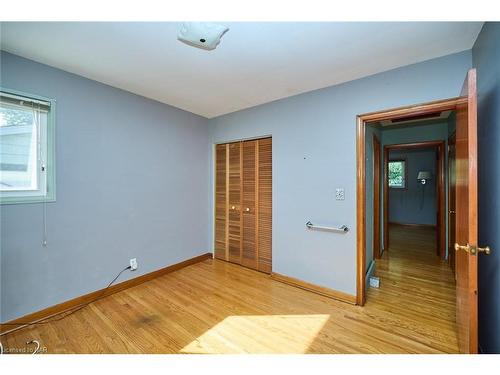 4491 Elmwood Avenue, Niagara Falls, ON - Indoor Photo Showing Other Room