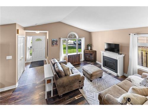 55 Thorold Avenue, Thorold, ON - Indoor Photo Showing Living Room With Fireplace