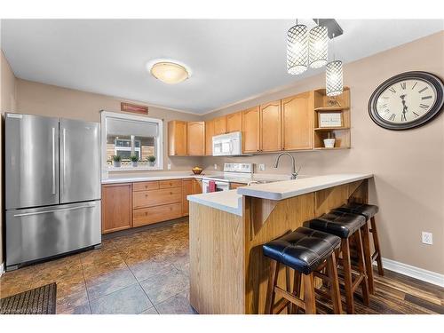 55 Thorold Avenue, Thorold, ON - Indoor Photo Showing Kitchen