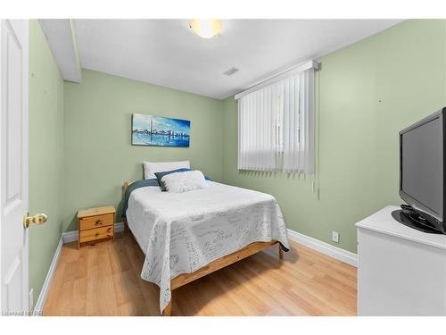 55 Thorold Avenue, Thorold, ON - Indoor Photo Showing Bedroom