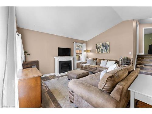 55 Thorold Avenue, Thorold, ON - Indoor Photo Showing Living Room With Fireplace