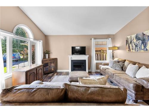 55 Thorold Avenue, Thorold, ON - Indoor Photo Showing Living Room With Fireplace