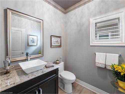 31 Stoneridge Crescent, Niagara-On-The-Lake, ON - Indoor Photo Showing Bathroom