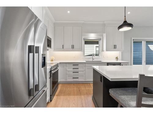 4-1849 Four Mile Creek Road, Niagara-On-The-Lake, ON - Indoor Photo Showing Kitchen With Upgraded Kitchen