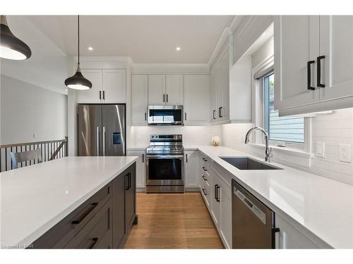 4-1849 Four Mile Creek Road, Niagara-On-The-Lake, ON - Indoor Photo Showing Kitchen With Upgraded Kitchen