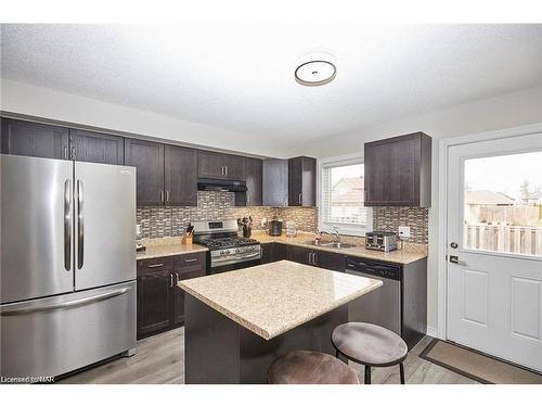 25-6117 Kelsey Crescent, Niagara Falls, ON - Indoor Photo Showing Kitchen With Stainless Steel Kitchen With Upgraded Kitchen