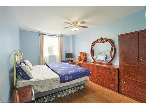 302-21 East Avenue S, Hamilton, ON - Indoor Photo Showing Bedroom