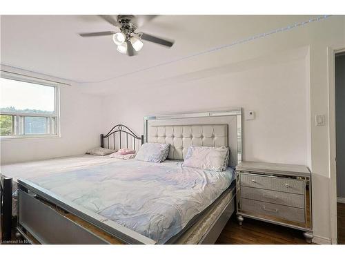 302-21 East Avenue S, Hamilton, ON - Indoor Photo Showing Bedroom