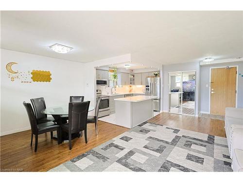 302-21 East Avenue S, Hamilton, ON - Indoor Photo Showing Dining Room