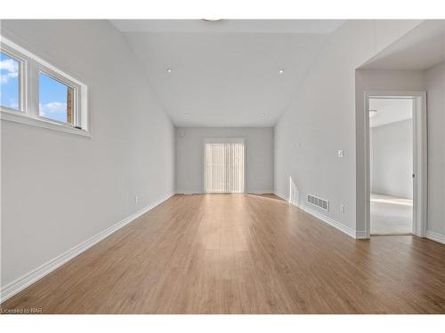 278 Silverwood Avenue, Welland, ON - Indoor Photo Showing Other Room