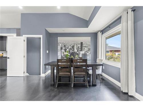 32 Ridgewood Drive, Welland, ON - Indoor Photo Showing Dining Room