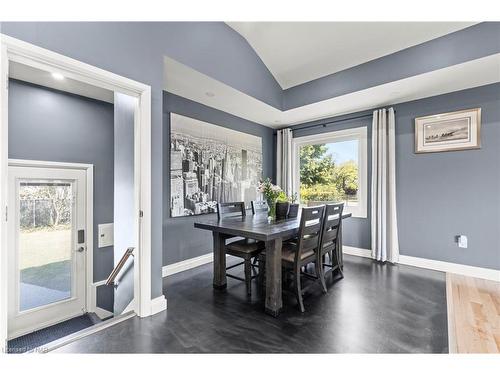 32 Ridgewood Drive, Welland, ON - Indoor Photo Showing Dining Room