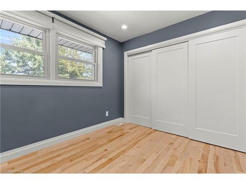 32 Ridgewood Drive, Welland, ON - Indoor Photo Showing Other Room