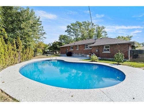 32 Ridgewood Drive, Welland, ON - Outdoor With In Ground Pool With Backyard