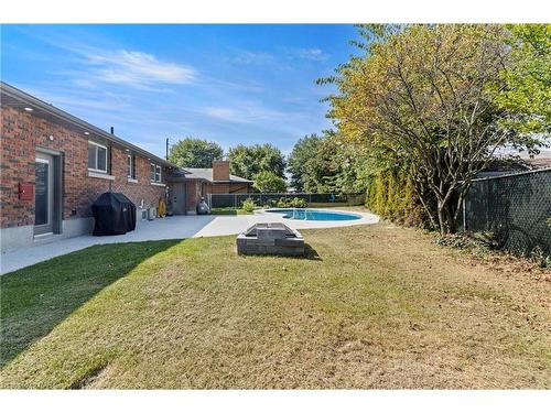 32 Ridgewood Drive, Welland, ON - Outdoor With In Ground Pool