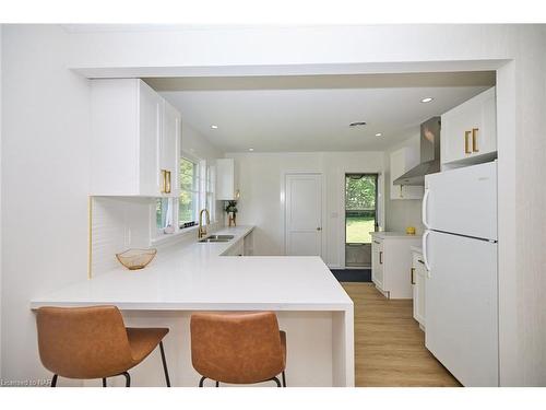 855 Crescent Road, Fort Erie, ON - Indoor Photo Showing Kitchen With Double Sink