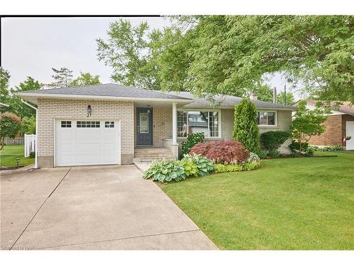 27 Walts Street, Welland, ON - Outdoor With Facade