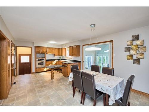 27 Walts Street, Welland, ON - Indoor Photo Showing Dining Room