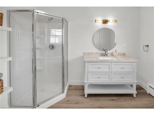 557 Walden Boulevard, Fort Erie, ON - Indoor Photo Showing Bathroom