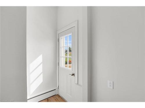 557 Walden Boulevard, Fort Erie, ON - Indoor Photo Showing Other Room