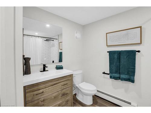 557 Walden Boulevard, Fort Erie, ON - Indoor Photo Showing Bathroom