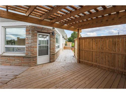 557 Walden Boulevard, Fort Erie, ON - Outdoor With Deck Patio Veranda With Exterior