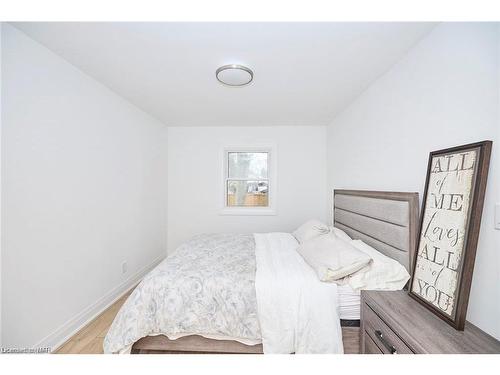 3105 Bethune Avenue, Ridgeway, ON - Indoor Photo Showing Bedroom