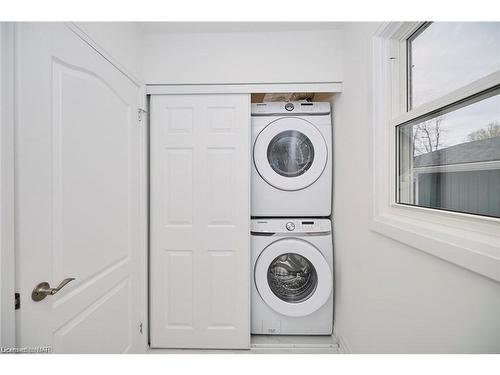 3105 Bethune Avenue, Ridgeway, ON - Indoor Photo Showing Laundry Room