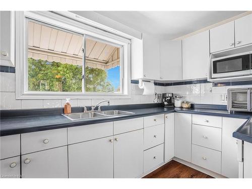 72 Harriet Street, Welland, ON - Indoor Photo Showing Kitchen With Double Sink