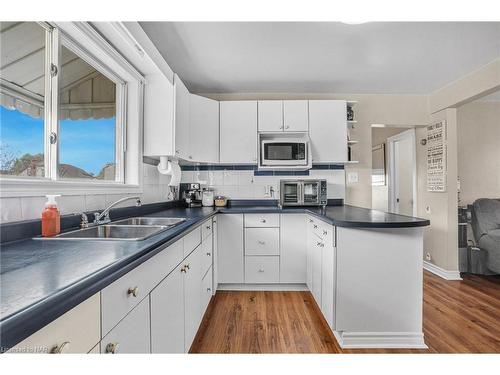 72 Harriet Street, Welland, ON - Indoor Photo Showing Kitchen With Double Sink