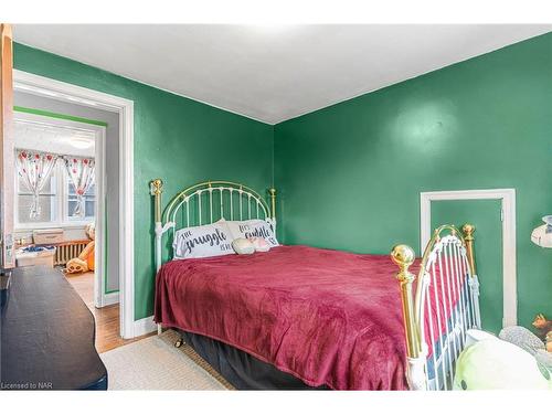 72 Harriet Street, Welland, ON - Indoor Photo Showing Bedroom