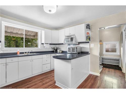 72 Harriet Street, Welland, ON - Indoor Photo Showing Kitchen