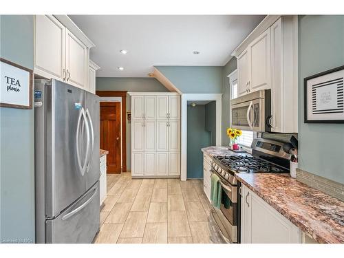 4119 Bridgeport Drive, Jordan Station, ON - Indoor Photo Showing Kitchen With Stainless Steel Kitchen