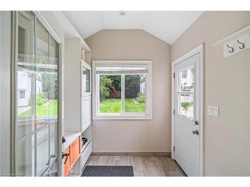 4119 Bridgeport Drive, Jordan Station, ON - Indoor Photo Showing Other Room