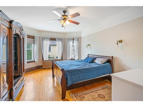 4119 Bridgeport Drive, Jordan Station, ON - Indoor Photo Showing Bedroom