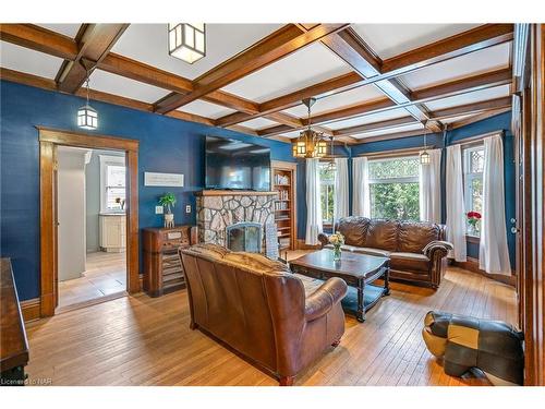 4119 Bridgeport Drive, Jordan Station, ON - Indoor Photo Showing Living Room With Fireplace