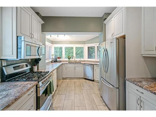 4119 Bridgeport Drive, Jordan Station, ON - Indoor Photo Showing Kitchen With Stainless Steel Kitchen With Upgraded Kitchen